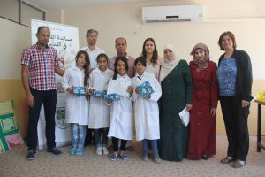 مؤسسة فيصل الحسيني تحتفل بتكريم الطلبة المشاركين بنادي العلوم 